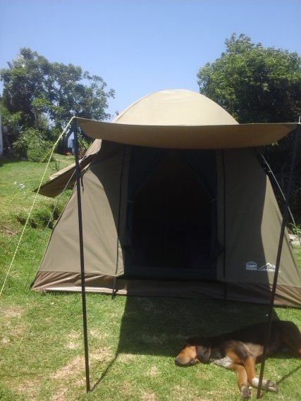 Sleep outdoors in the comfy safari tent with 2 singles.