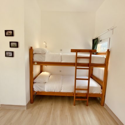 4 Bed Mixed Dormitory Ensuite